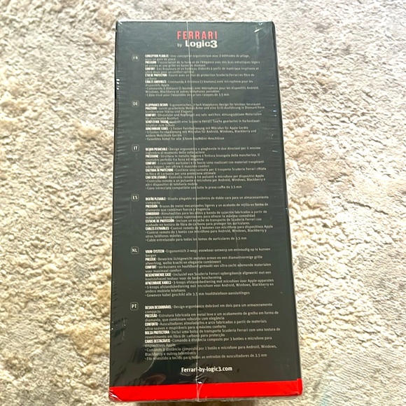 Ferrari headphones R200 - Picture 4 of 5